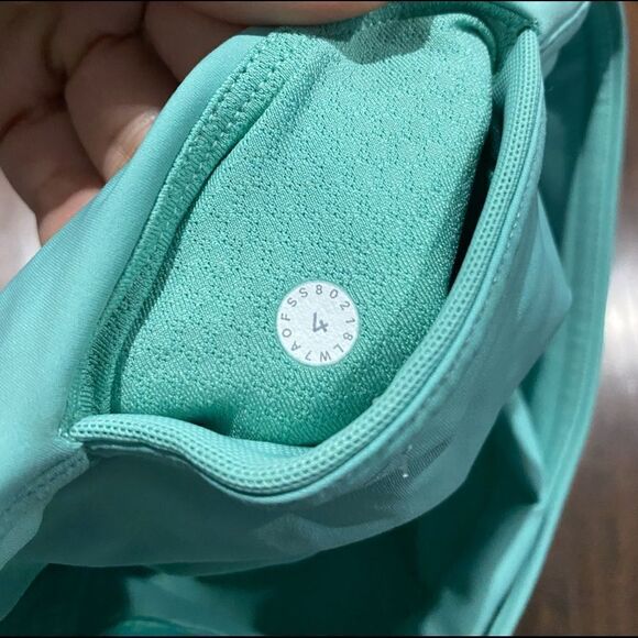 Lululemon On Pace Biker mint green Shorts *10" inseam size 4 - Picture 6 of 9